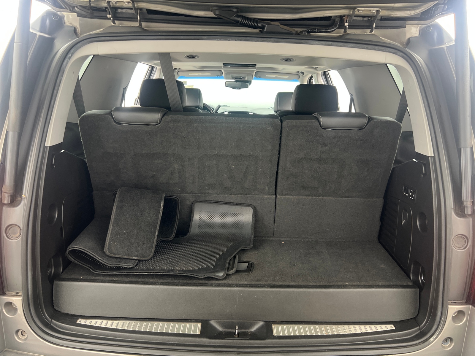 Thumbnail: 2018 Chevrolet Tahoe - 6