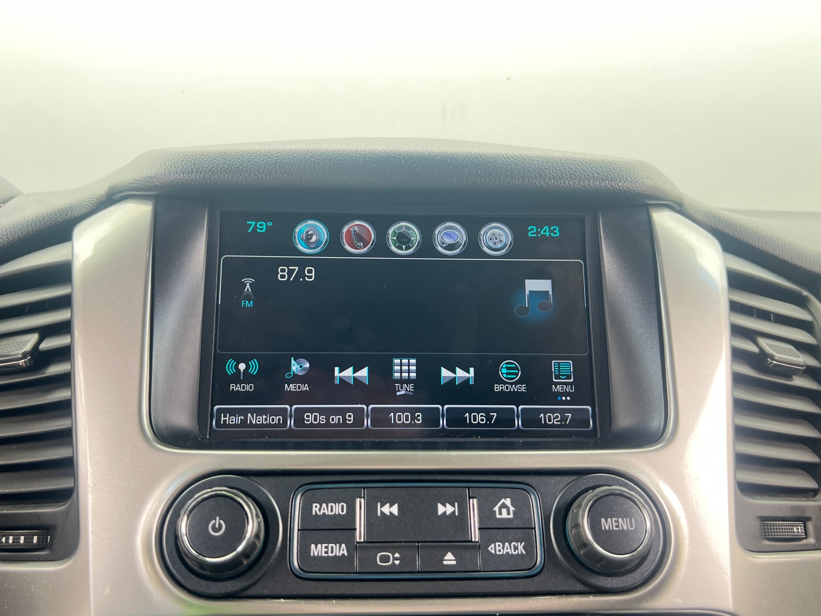 Thumbnail: 2018 Chevrolet Tahoe - 3
