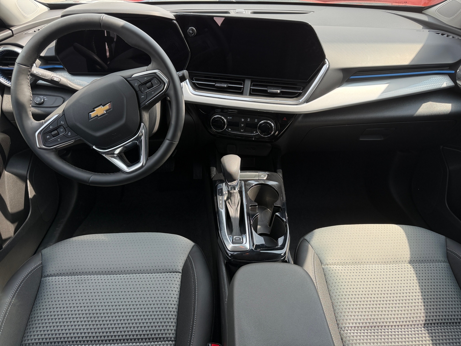 Thumbnail: 2026 Chevrolet Trax - 2