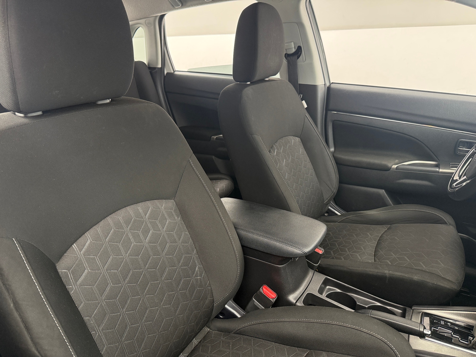 Thumbnail: 2021 Mitsubishi Outlander Sport - 2