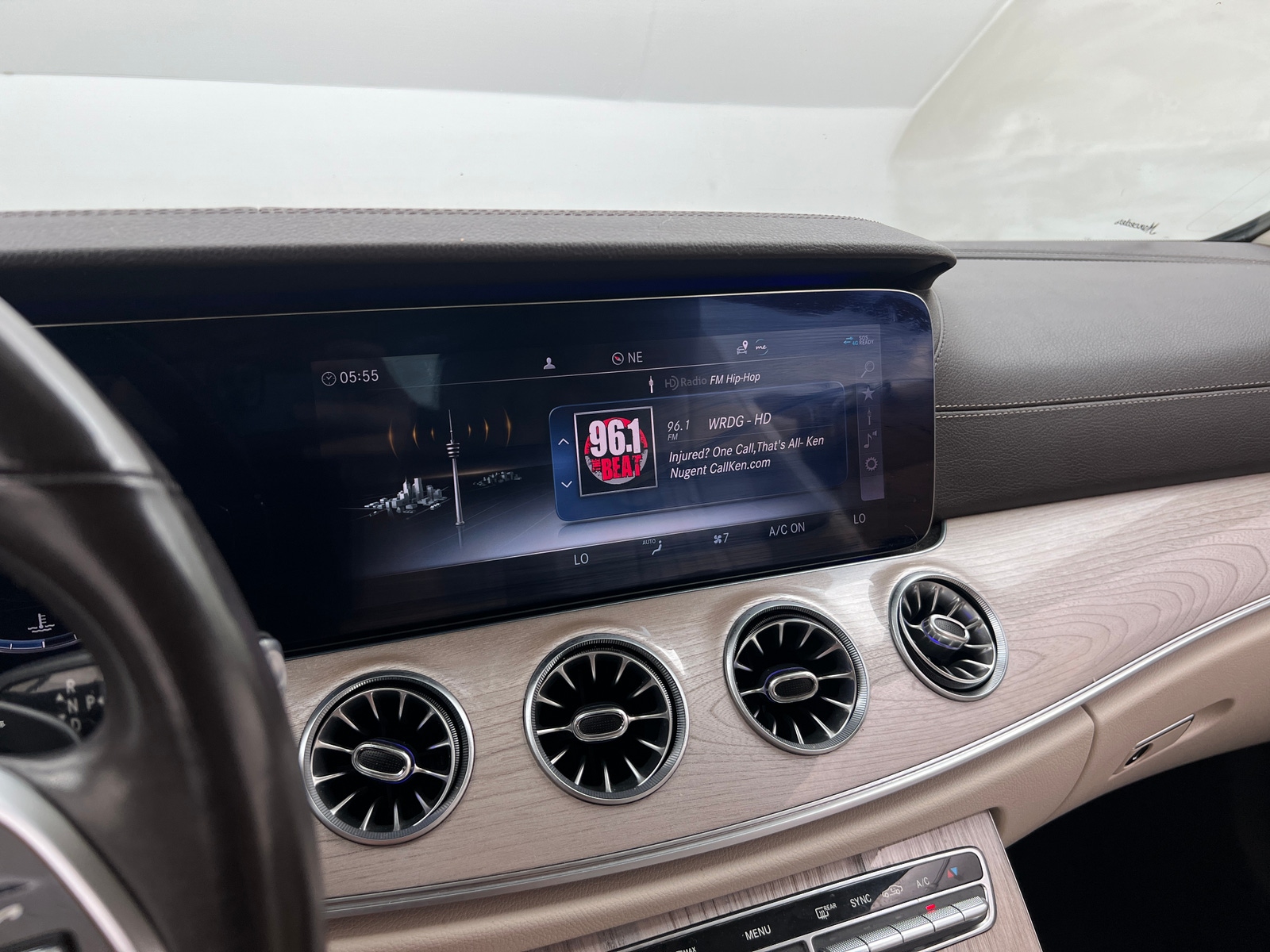 Thumbnail: 2020 Mercedes-Benz E-Class - 3