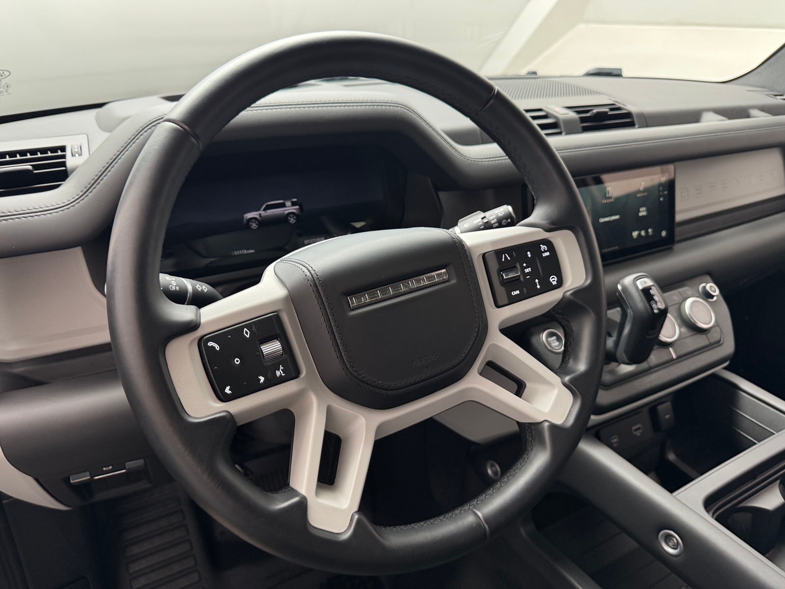 Thumbnail: 2024 Land Rover Defender - 4