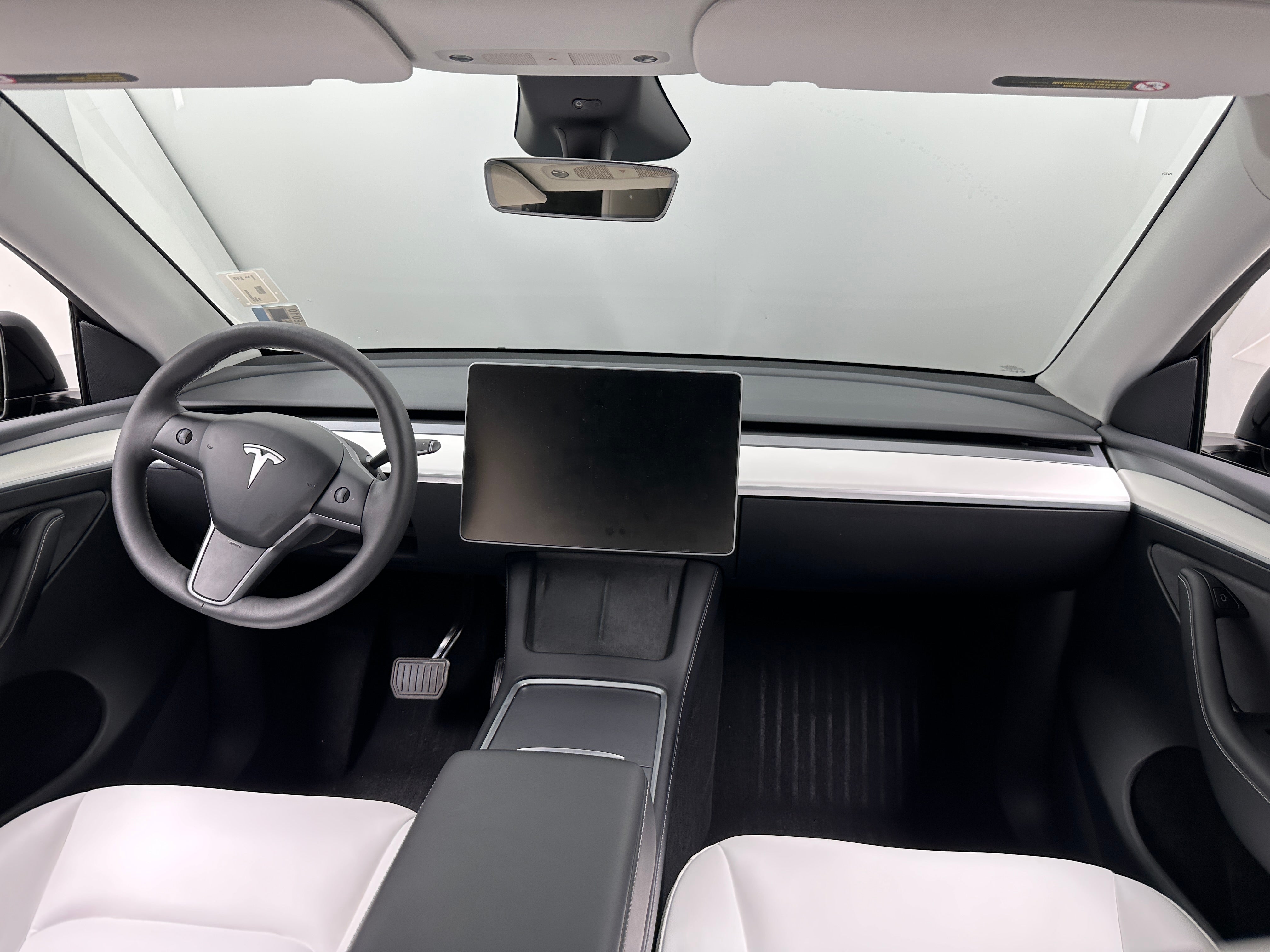 Used 2025 Tesla Model Y Long Range with VIN 7SAYGAEE2SF237816 for sale in Pewaukee, WI