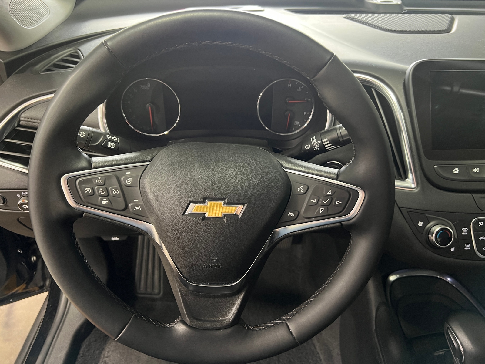 Thumbnail: 2025 Chevrolet Malibu - 4