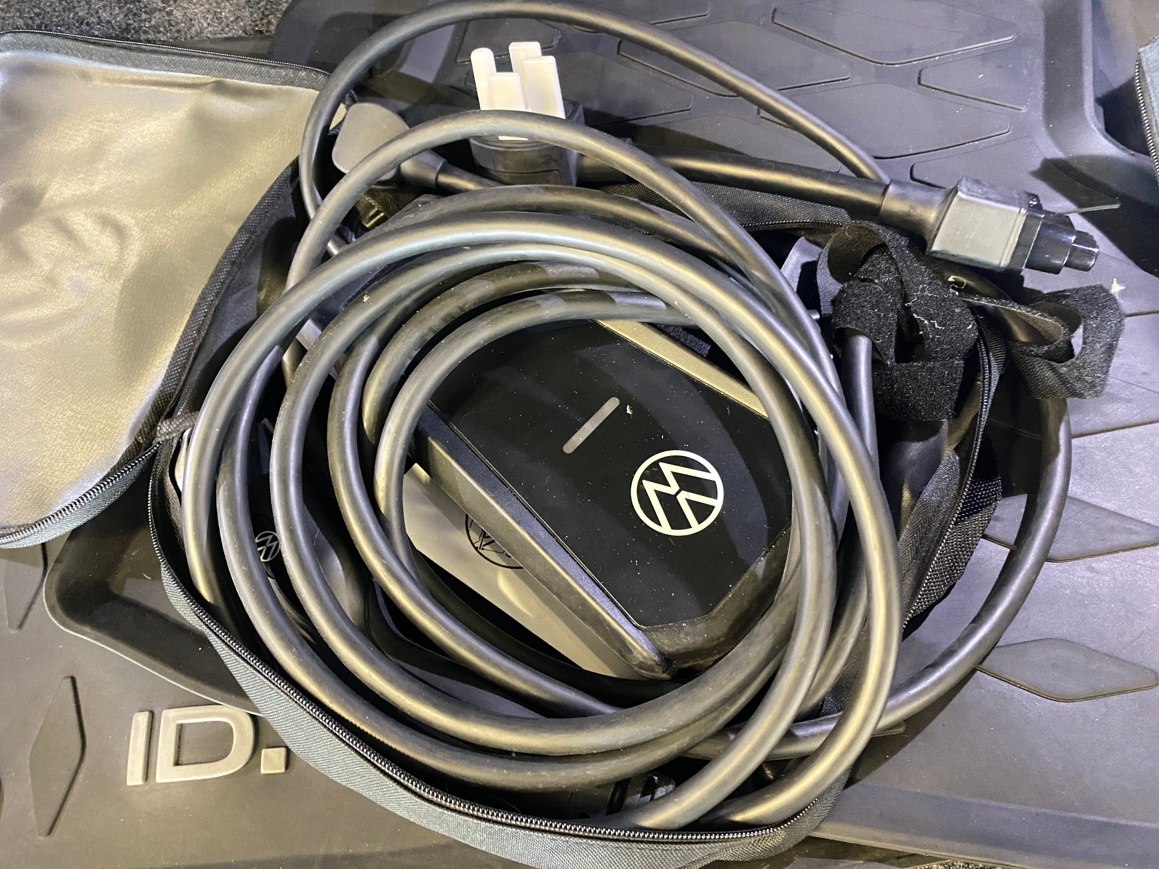 Used 2023 Volkswagen ID.4 PRO S with VIN 1V2VMPE80PC039423 for sale in Auburn, WA
