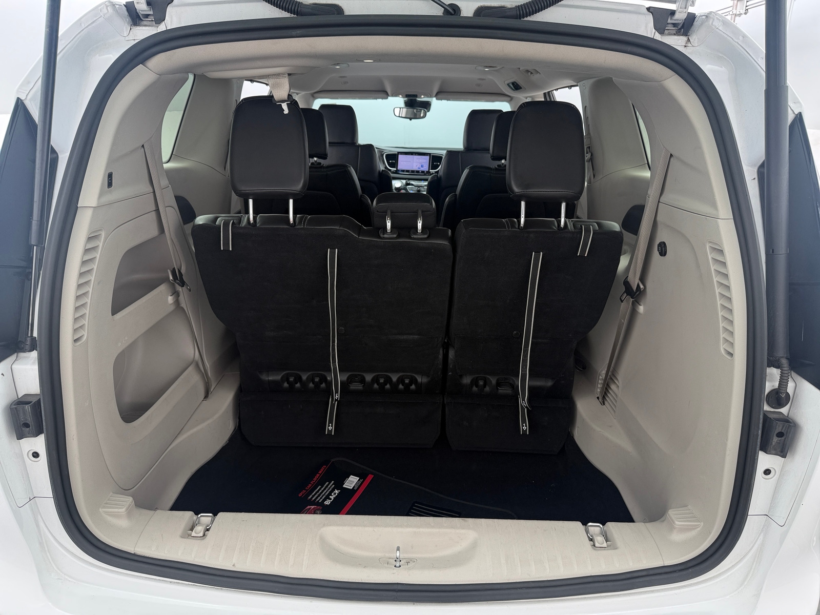 Thumbnail: 2024 Chrysler Pacifica - 6
