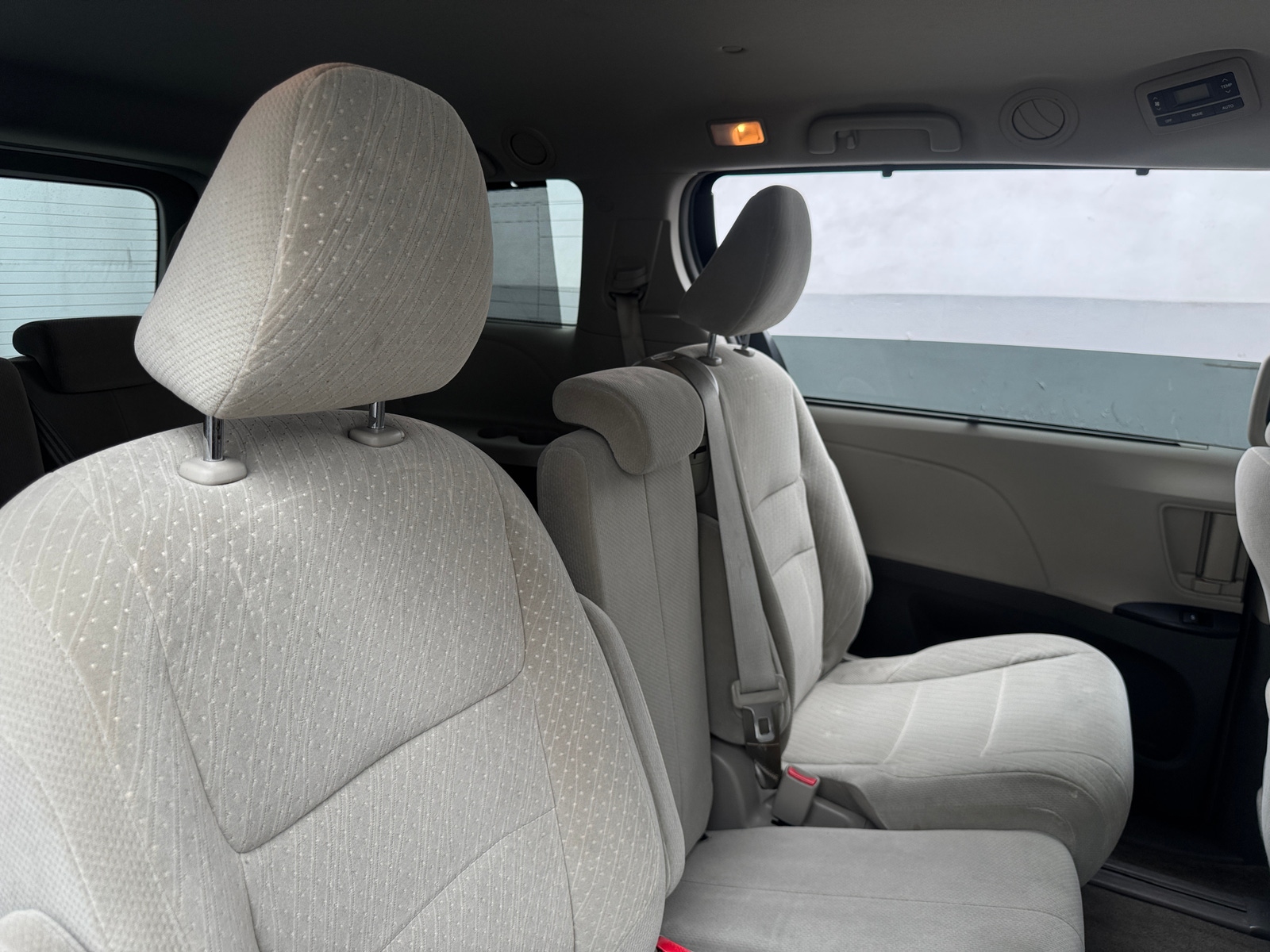 Thumbnail: 2018 Toyota Sienna - 6