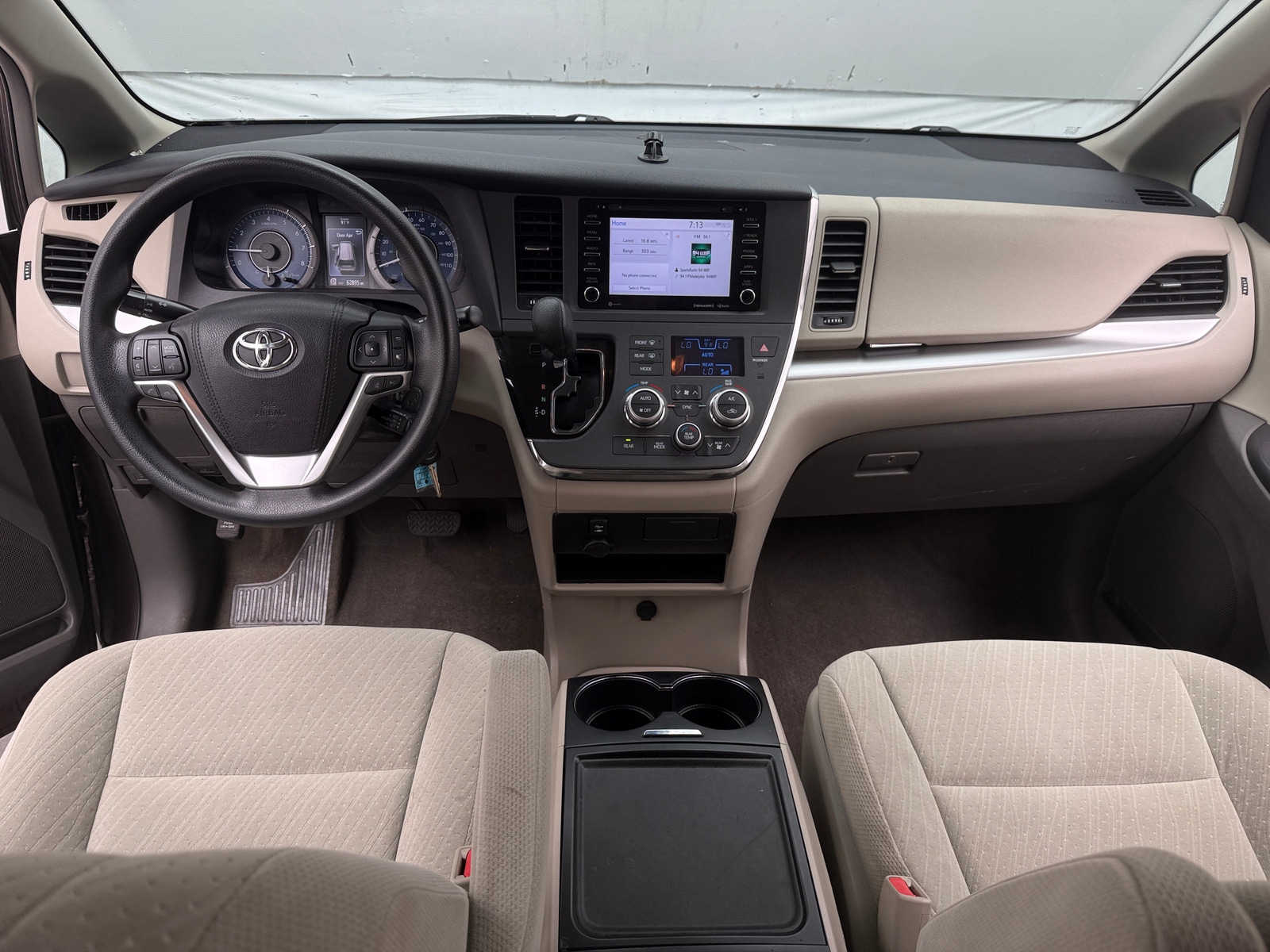 Thumbnail: 2018 Toyota Sienna - 3