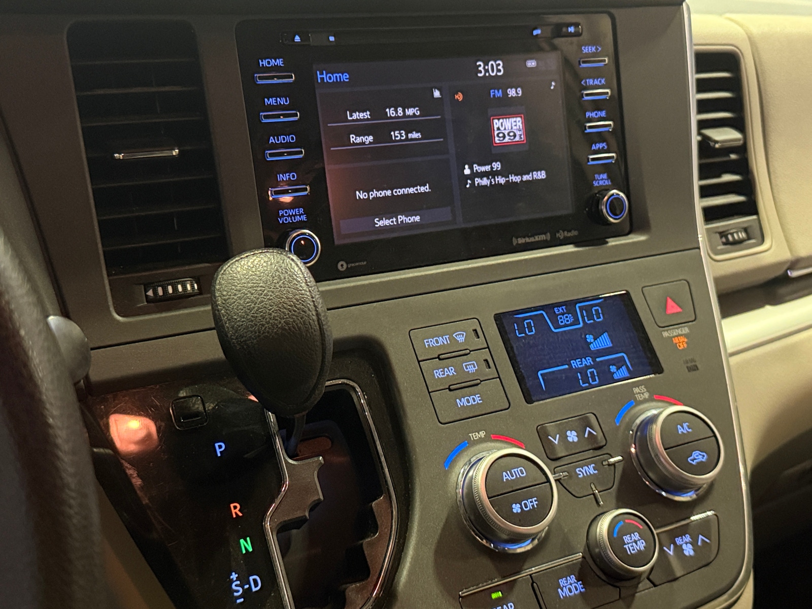 Thumbnail: 2018 Toyota Sienna - 4