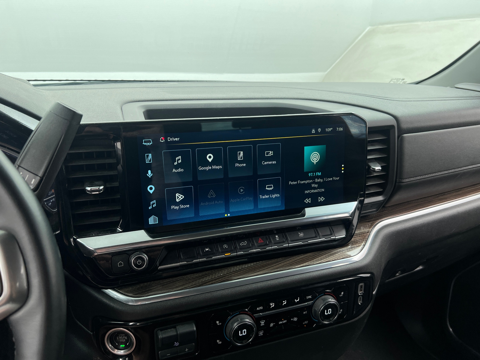Thumbnail: 2025 Chevrolet Silverado 1500 - 4