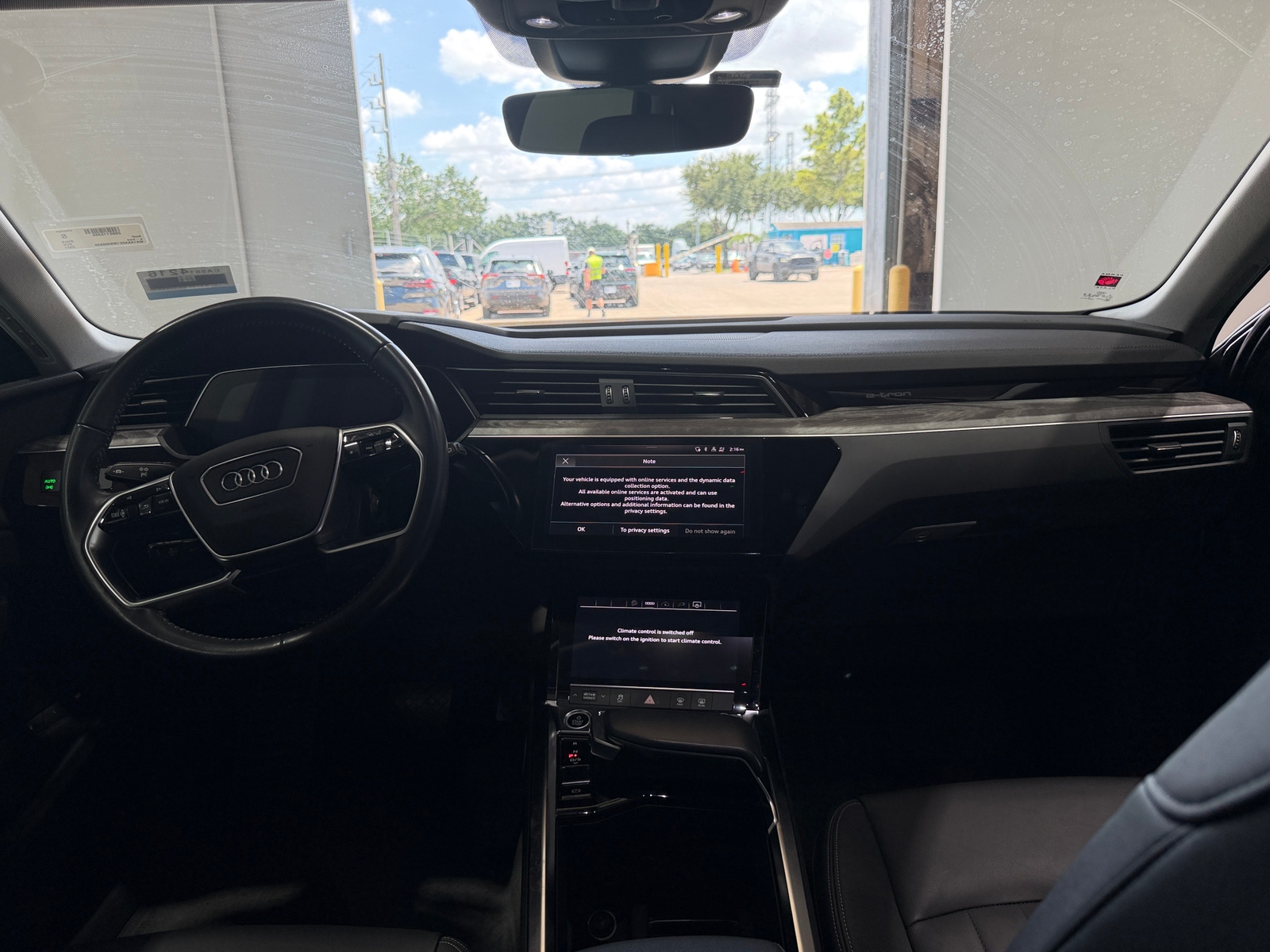 Thumbnail: 2021 Audi e-tron - 2