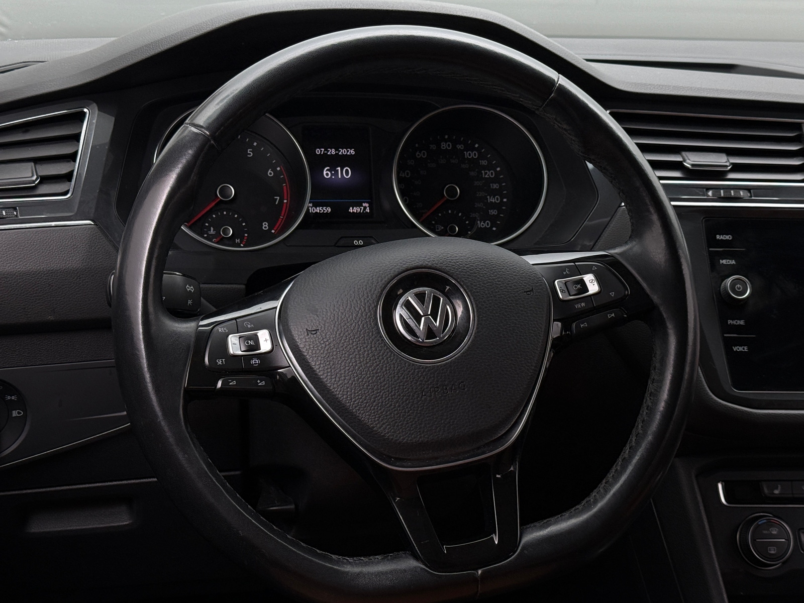 Thumbnail: 2019 Volkswagen Tiguan - 4