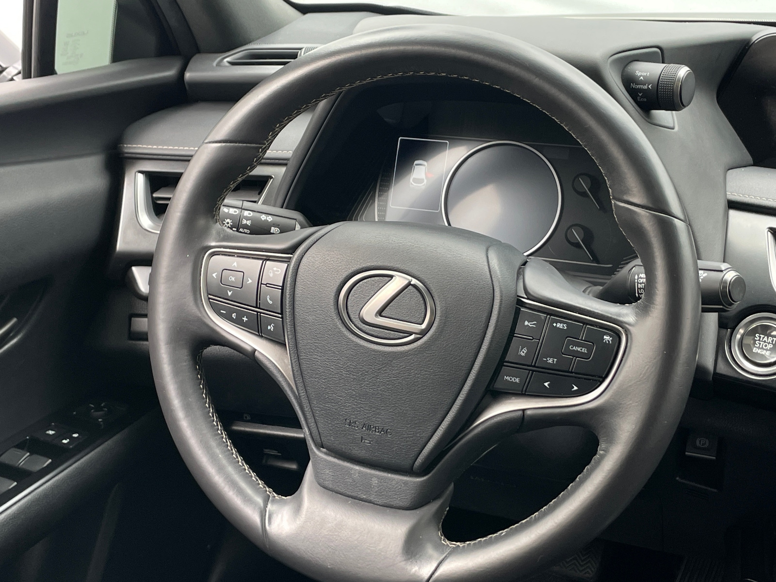 Thumbnail: 2020 Lexus UX - 4