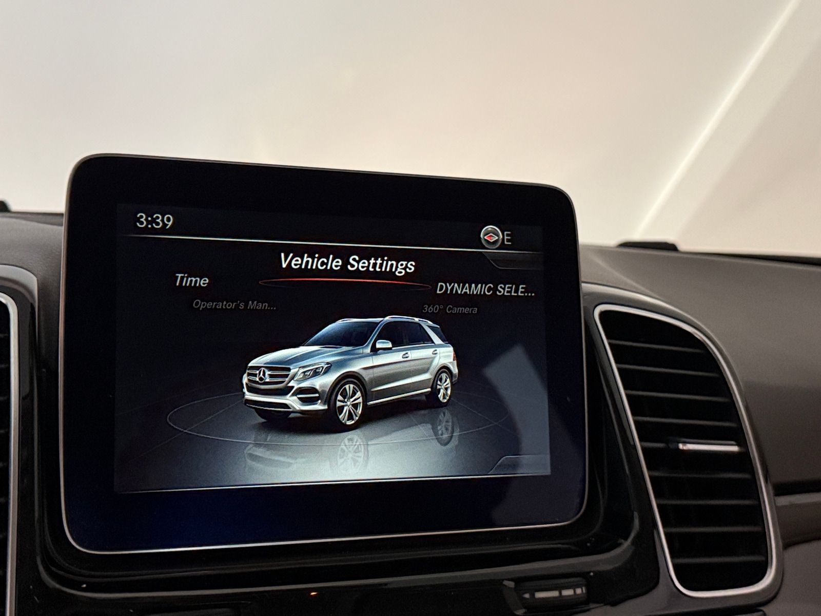 Thumbnail: 2017 Mercedes-Benz GLE - 3
