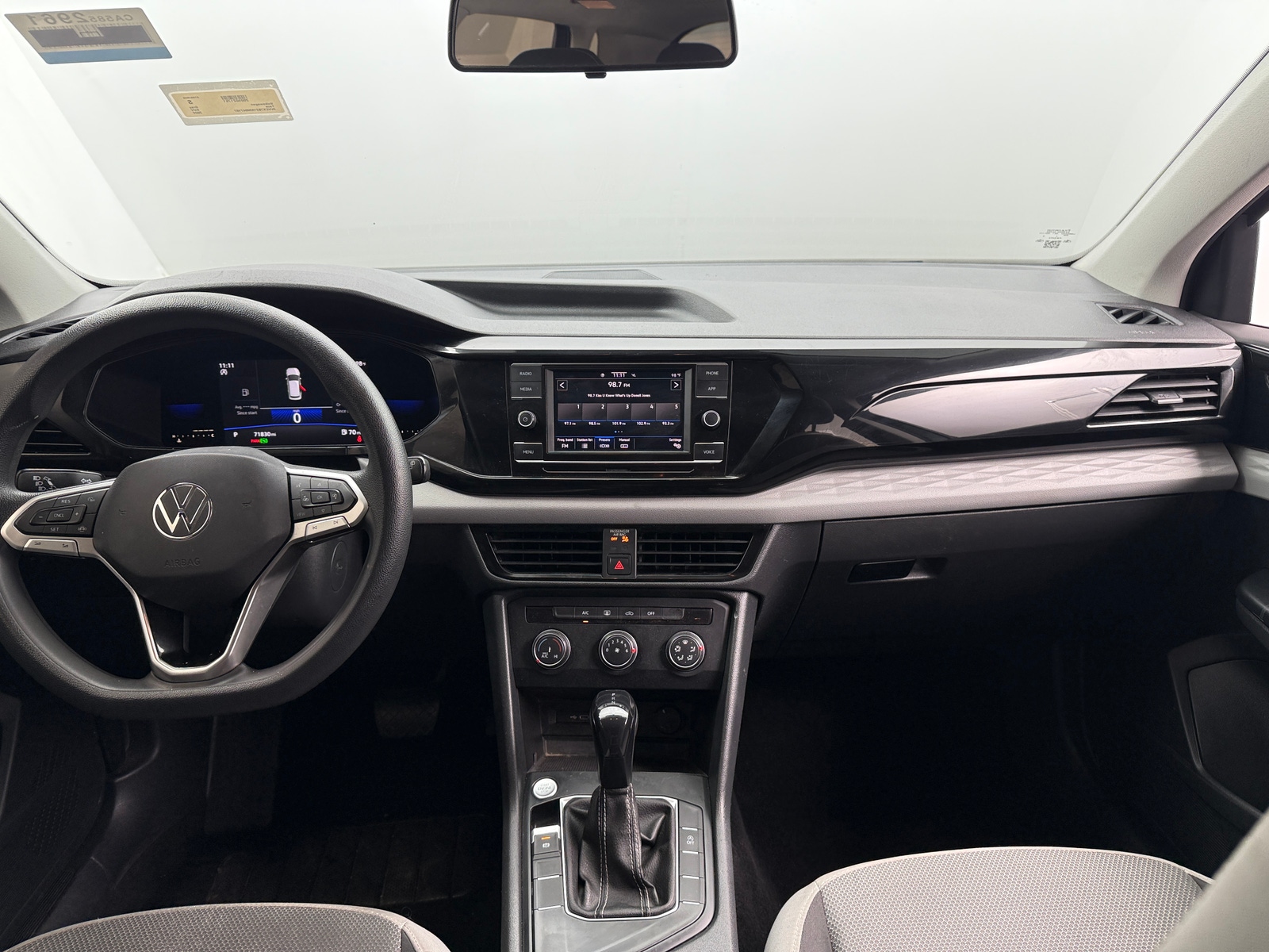 Thumbnail: 2022 Volkswagen Taos - 3