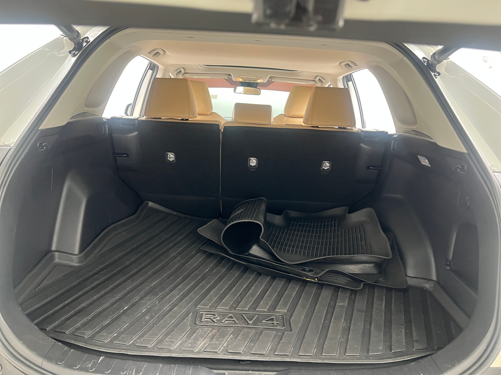 Thumbnail: 2021 Toyota RAV4 - 6