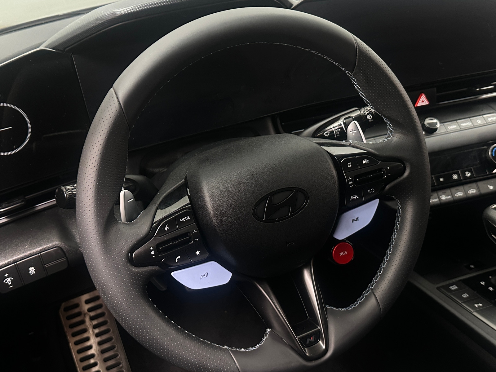 Thumbnail: 2025 Hyundai Elantra - 4