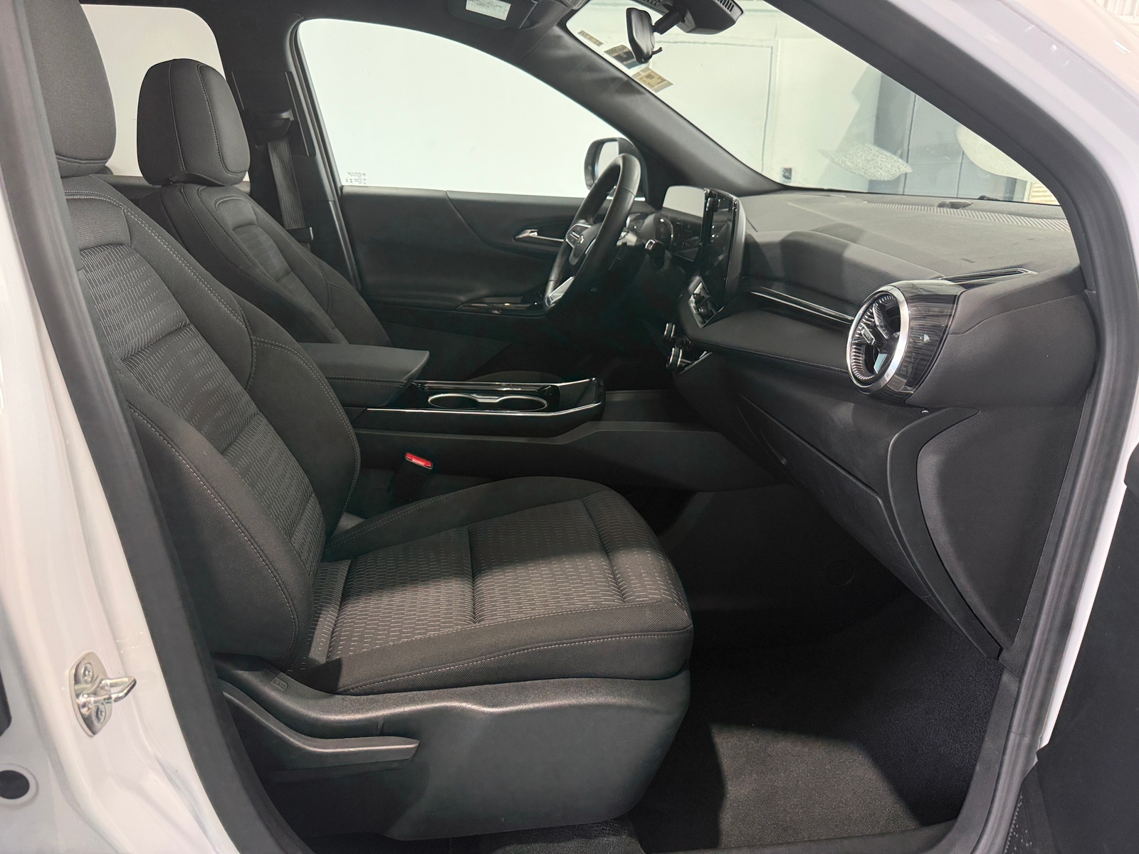 Thumbnail: 2025 Chevrolet Equinox - 2