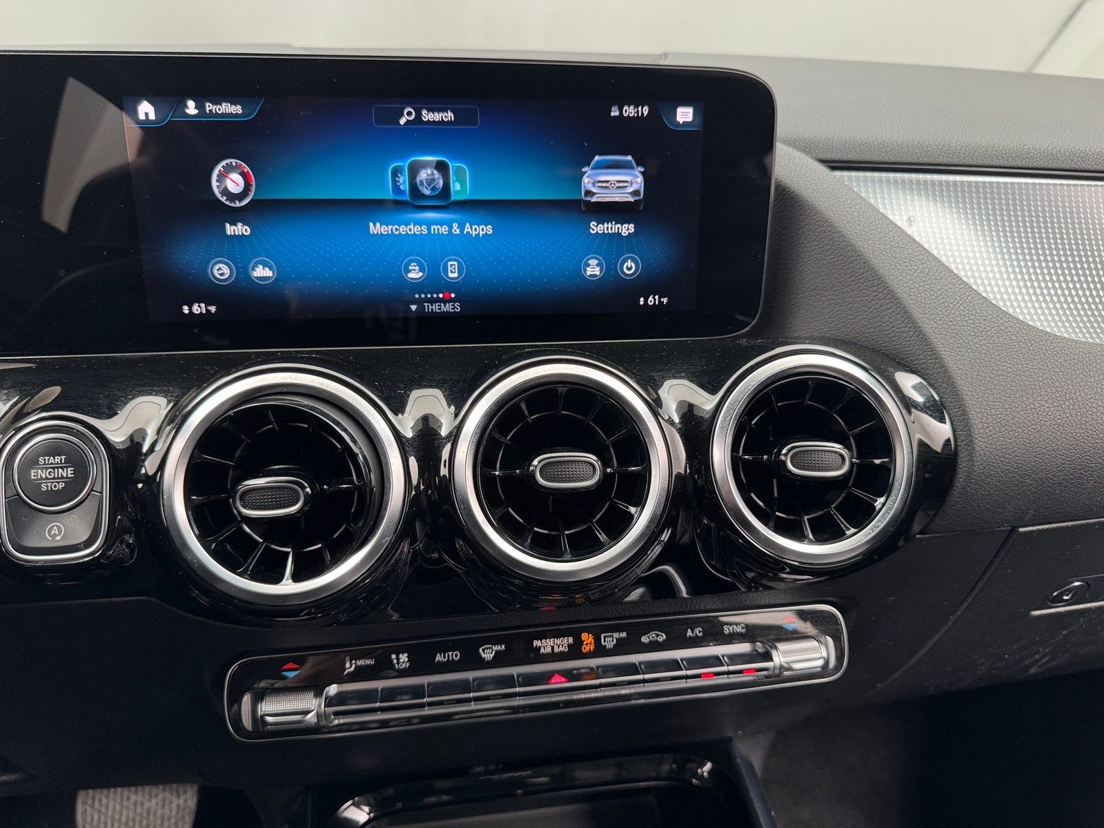 Thumbnail: 2023 Mercedes-Benz GLA - 3