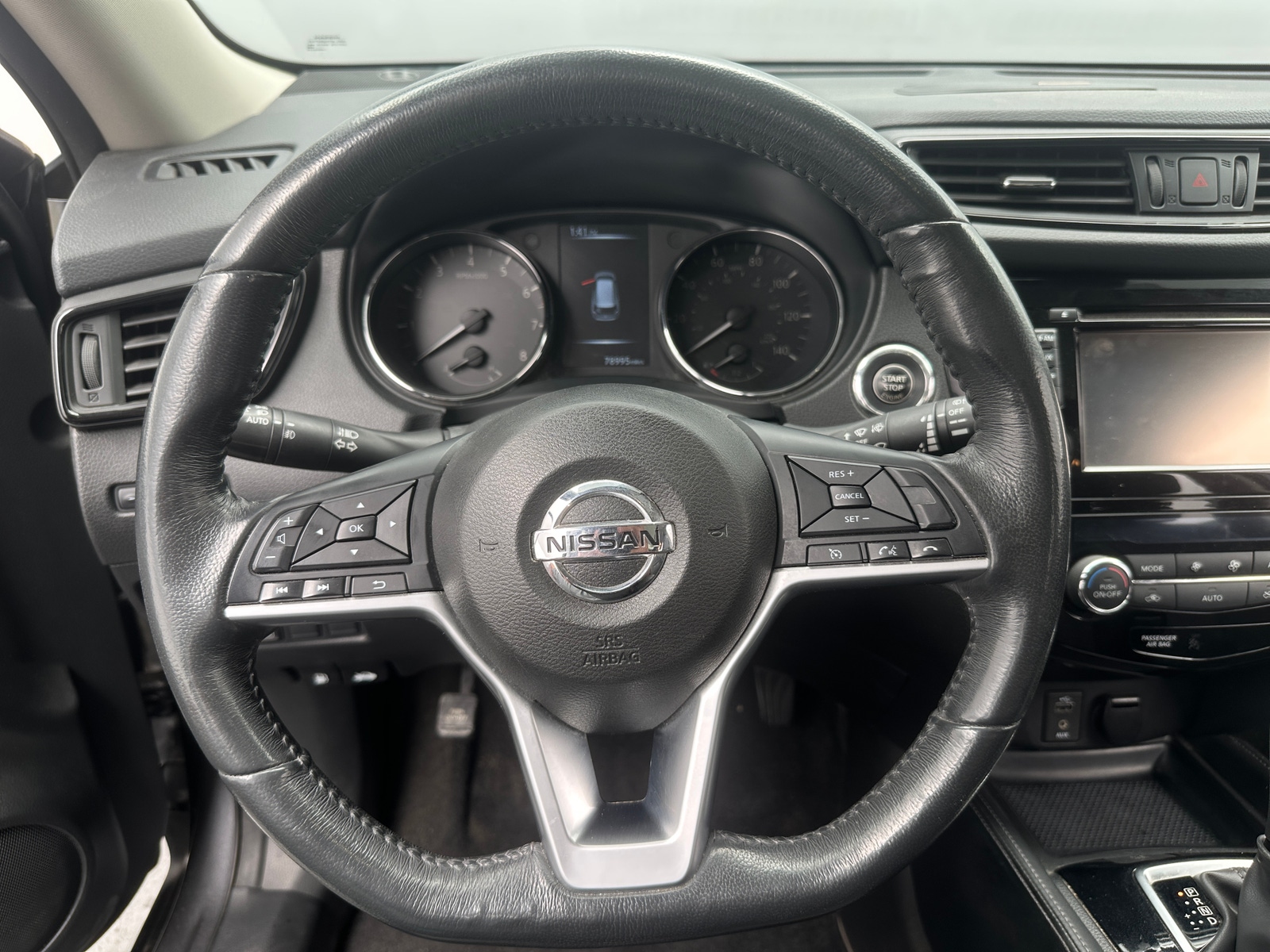 Thumbnail: 2017 Nissan Rogue - 4