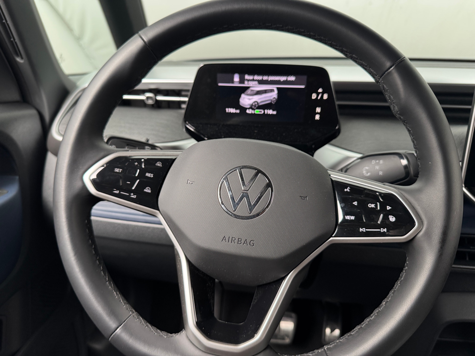 Thumbnail: 2025 Volkswagen ID.Buzz - 4