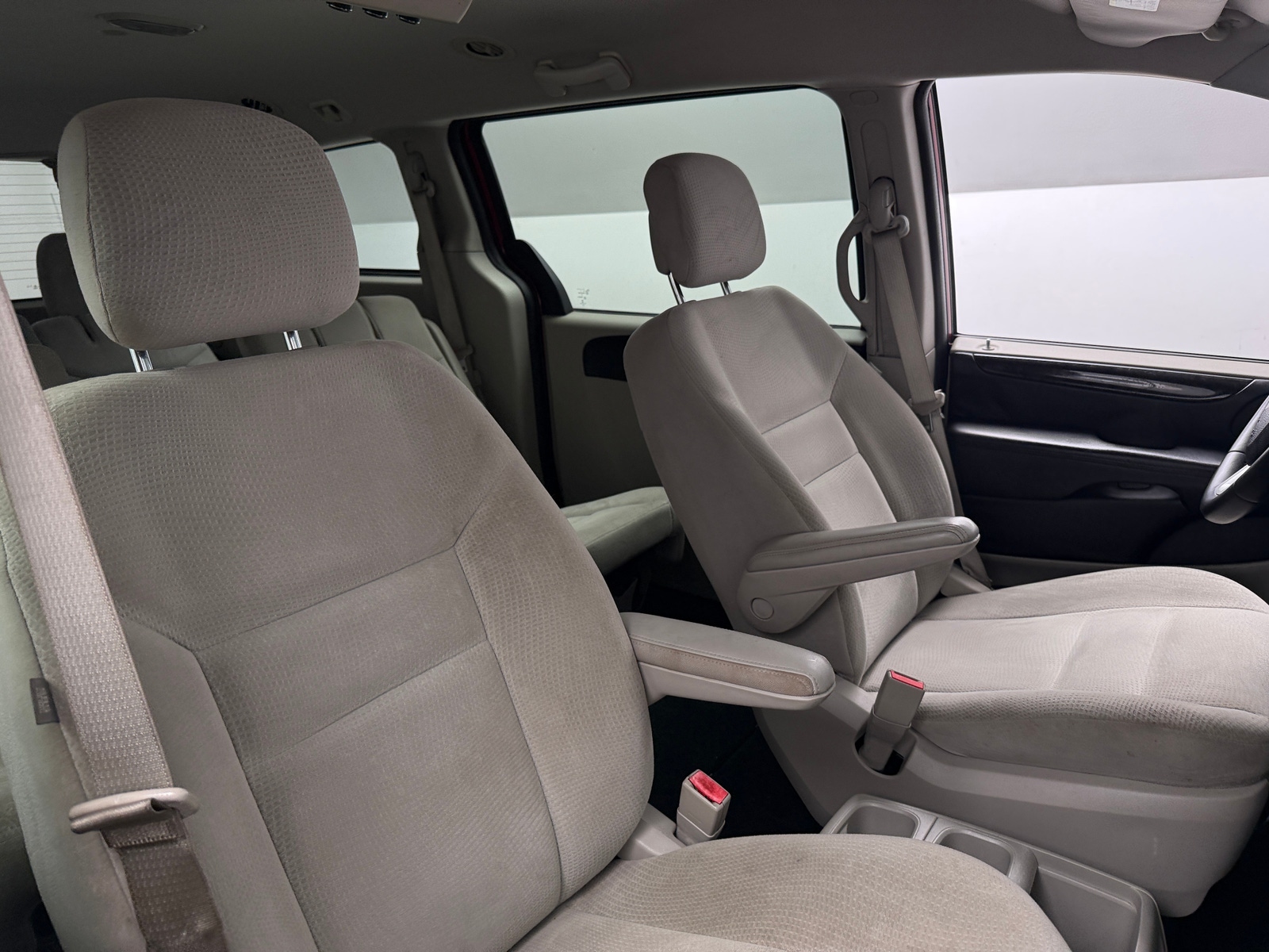 Thumbnail: 2015 Dodge Grand Caravan - 2
