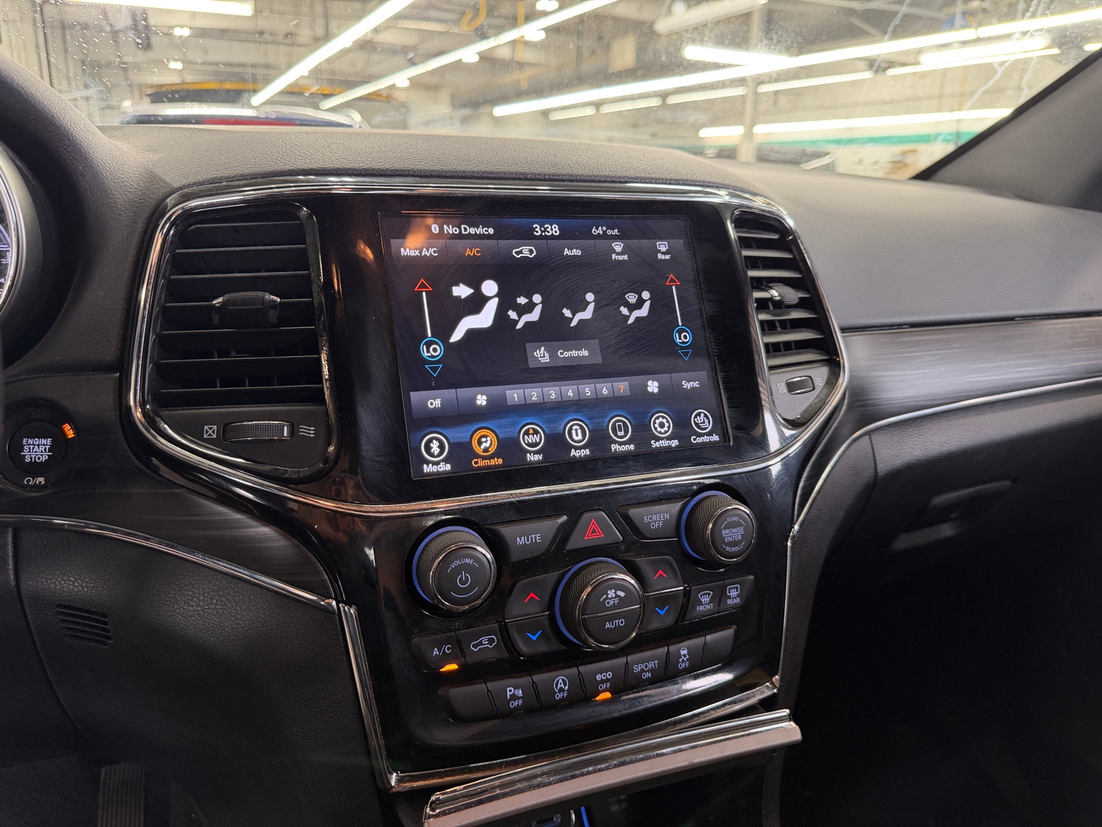 Thumbnail: 2020 Jeep Grand Cherokee - 3