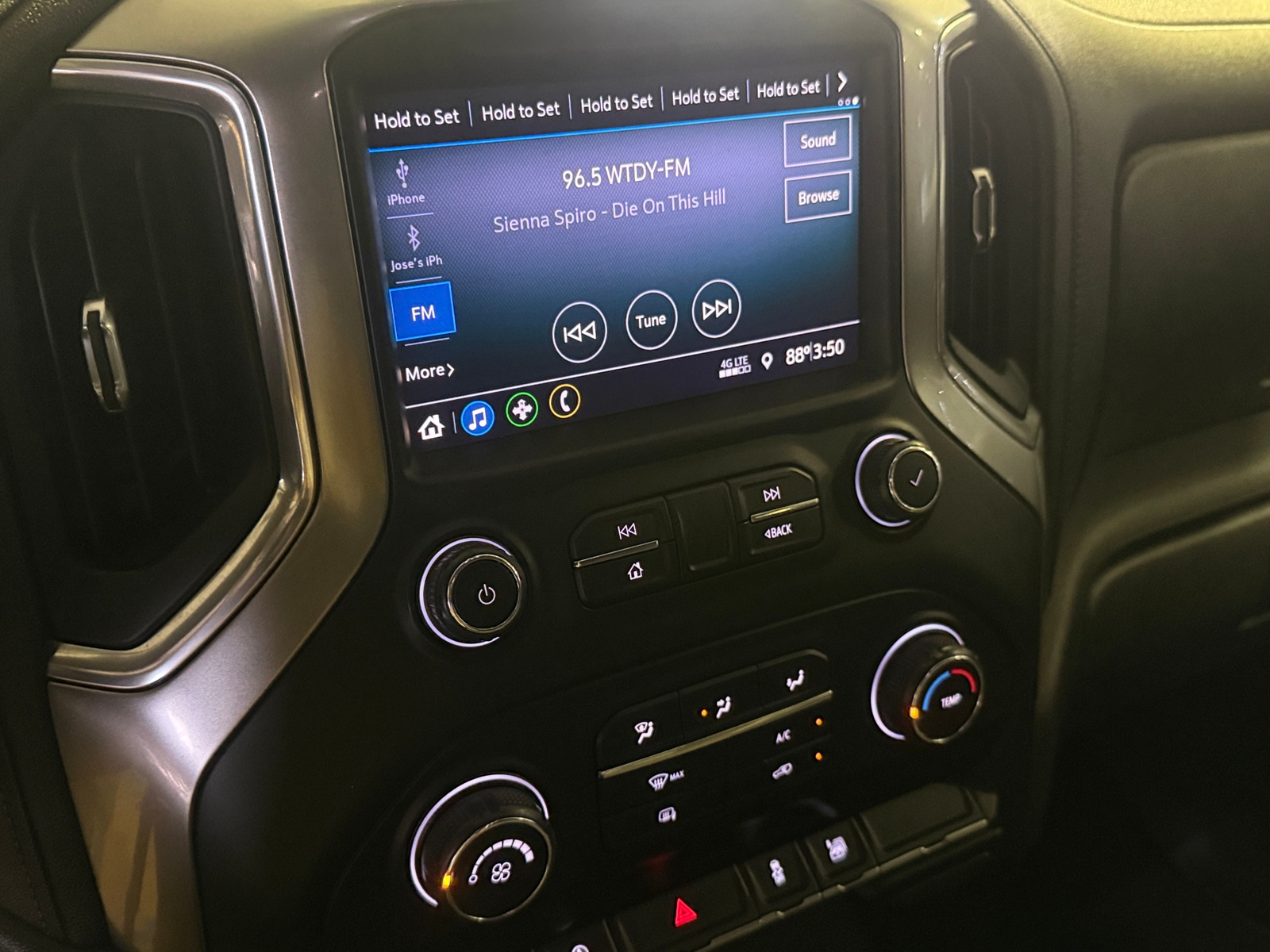 Thumbnail: 2020 Chevrolet Silverado 1500 - 4