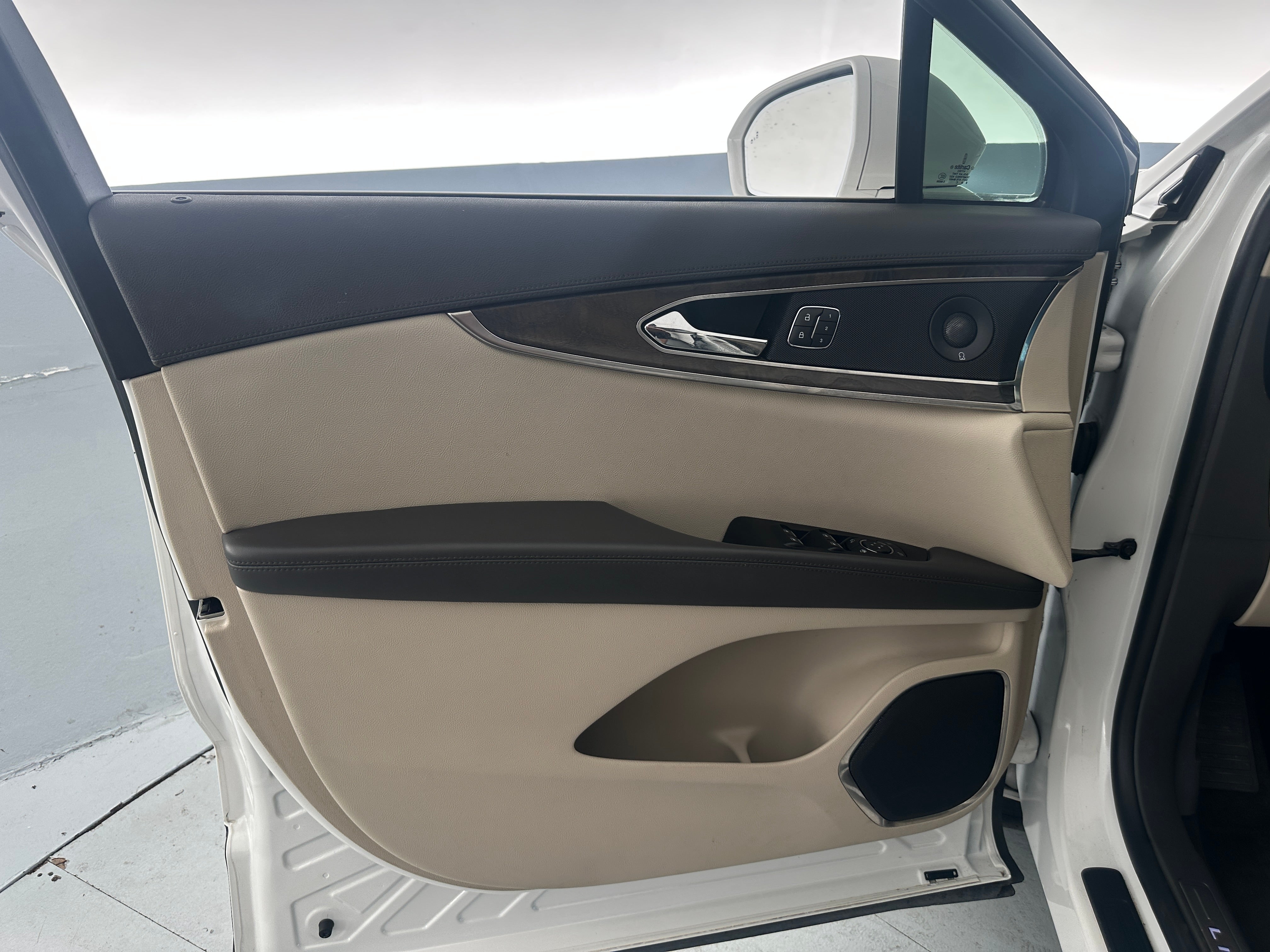 2020 Lincoln Nautilus Reserve - Photo 4