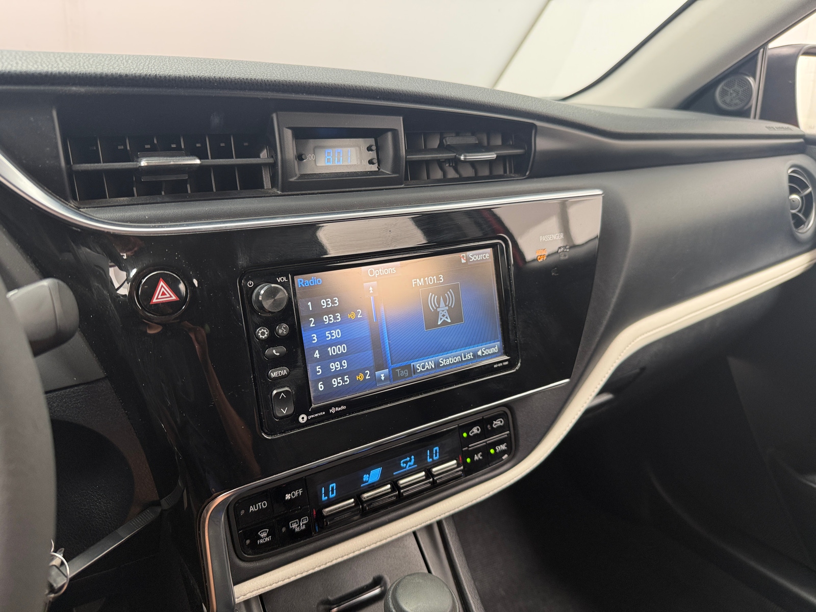 Thumbnail: 2017 Toyota Corolla iM - 4