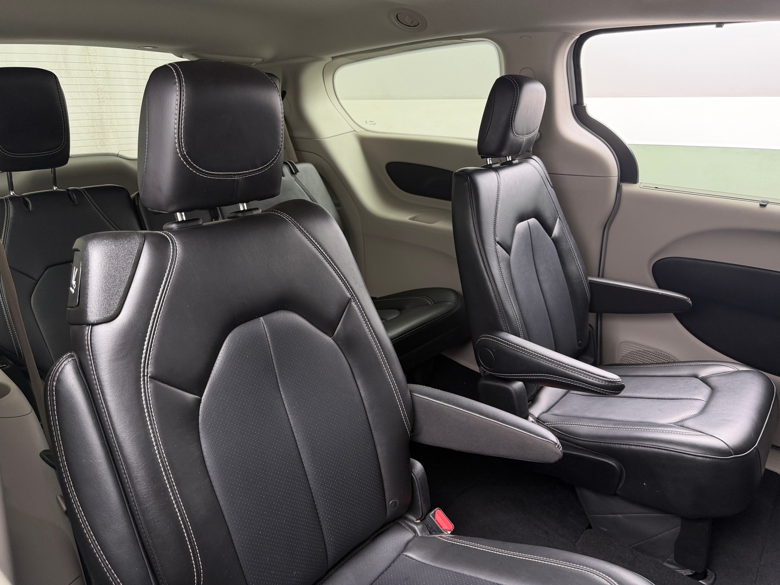 Thumbnail: 2024 Chrysler Pacifica - 5