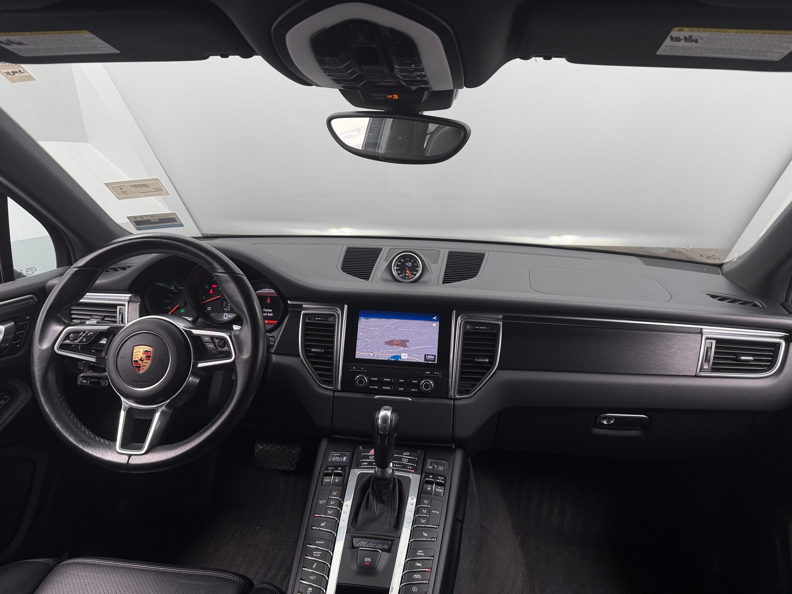 Thumbnail: 2017 Porsche Macan - 2