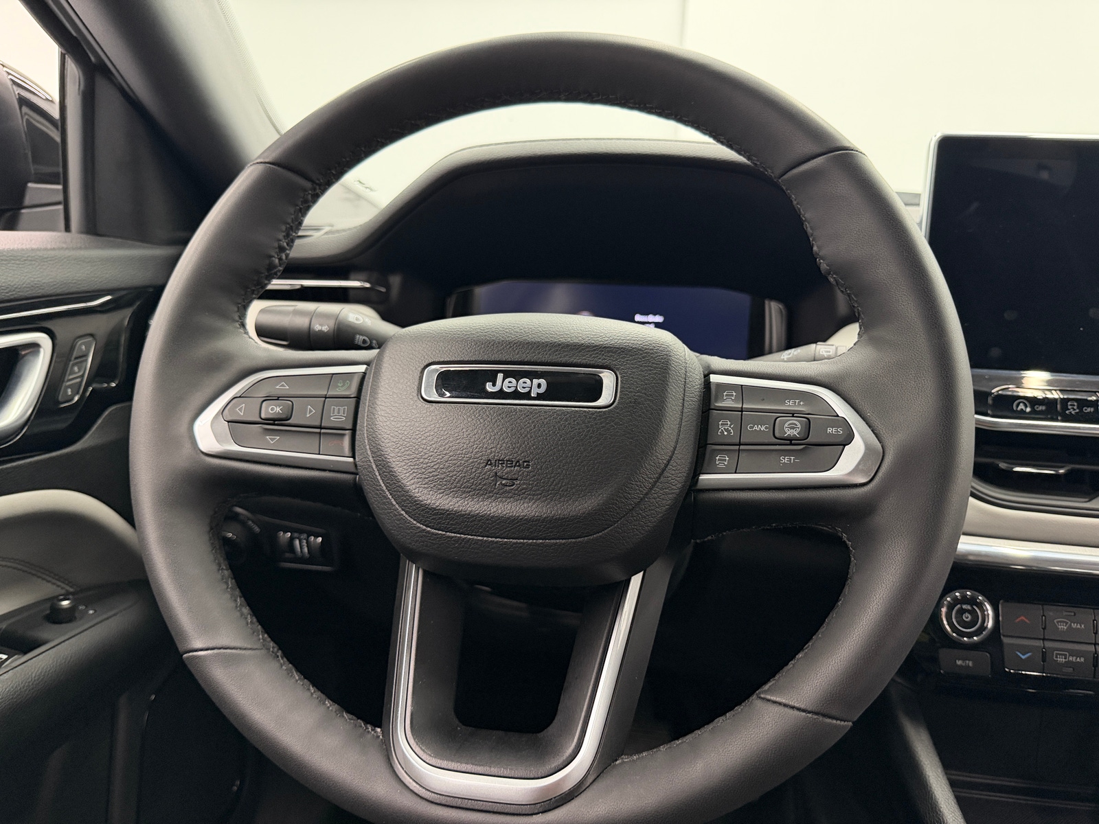 Thumbnail: 2023 Jeep Compass - 4