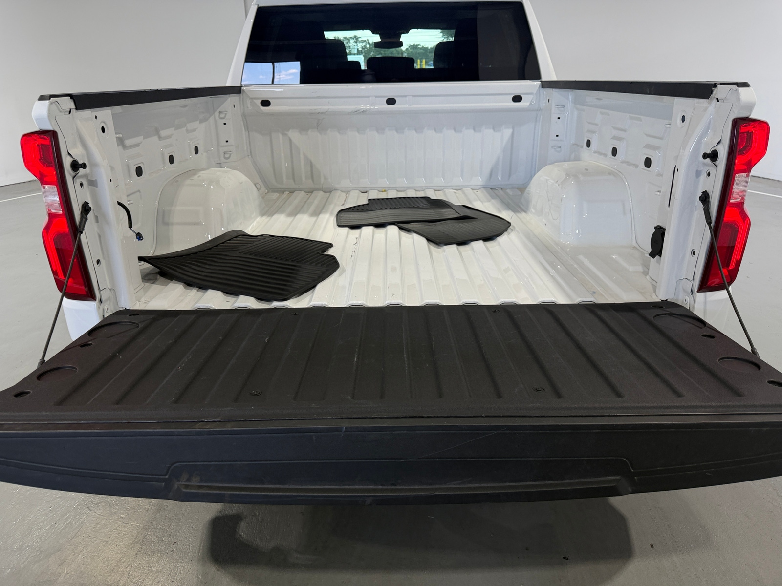 Thumbnail: 2026 Chevrolet Silverado 1500 - 7