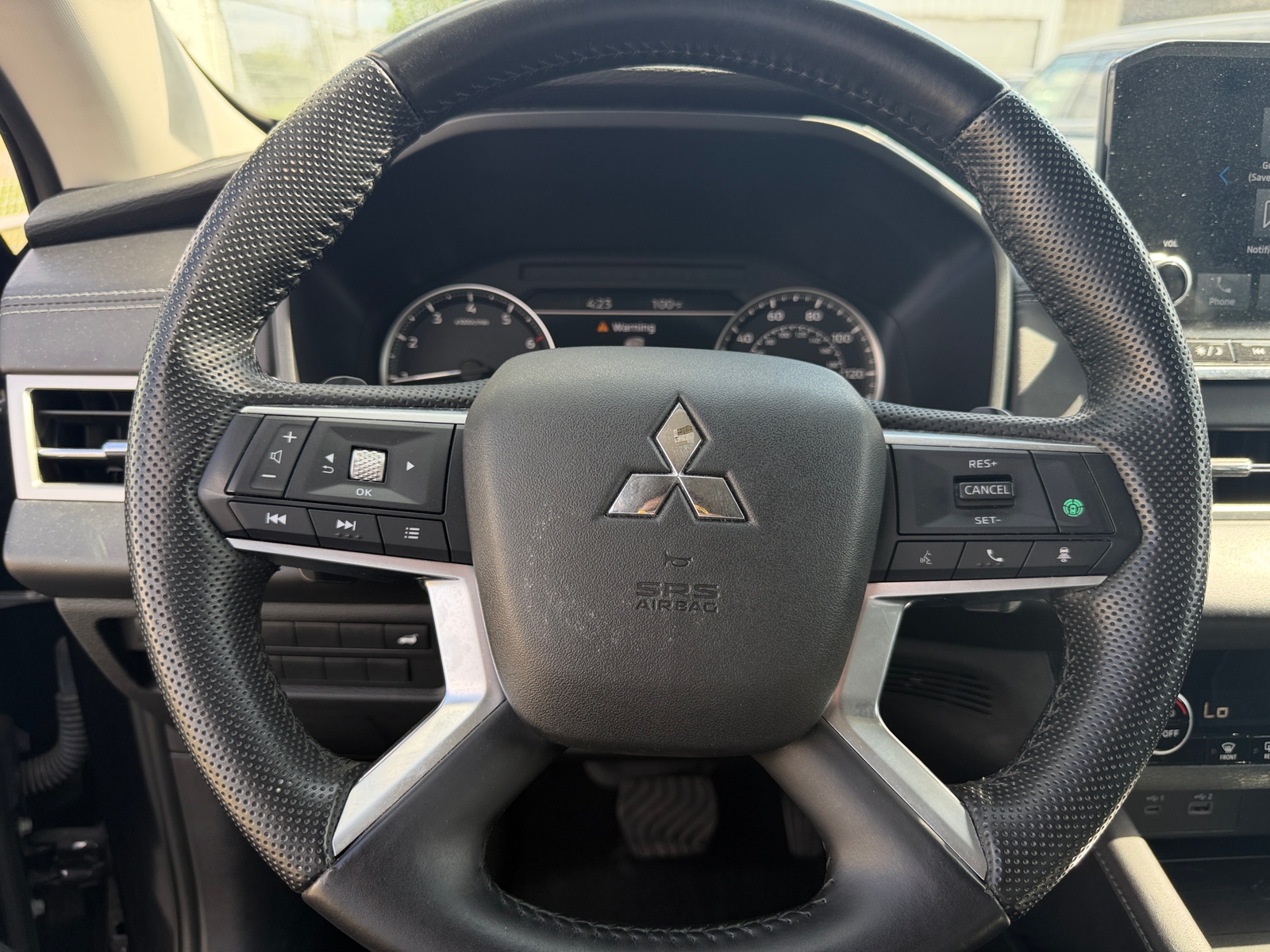 Thumbnail: 2024 Mitsubishi Outlander - 4