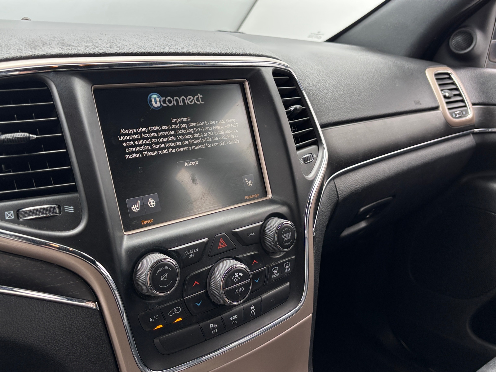 Thumbnail: 2015 Jeep Grand Cherokee - 3
