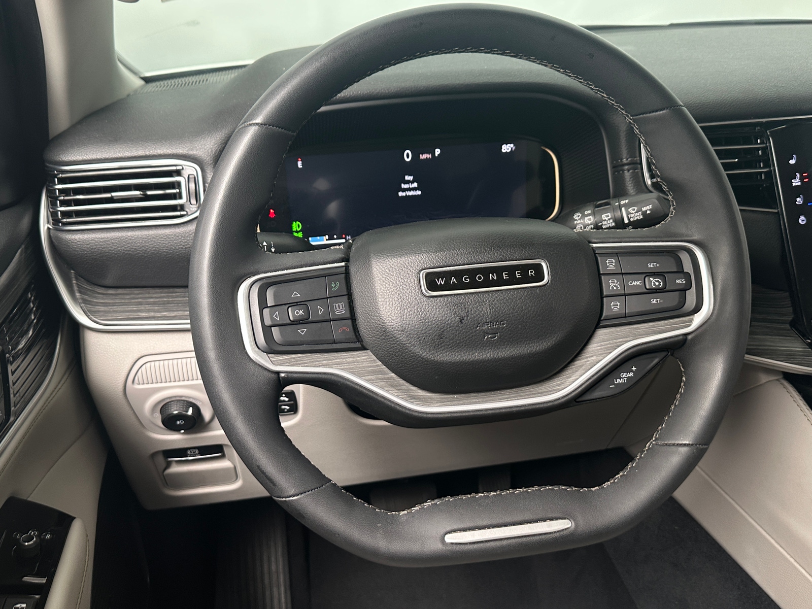 Thumbnail: 2024 Jeep Wagoneer - 4