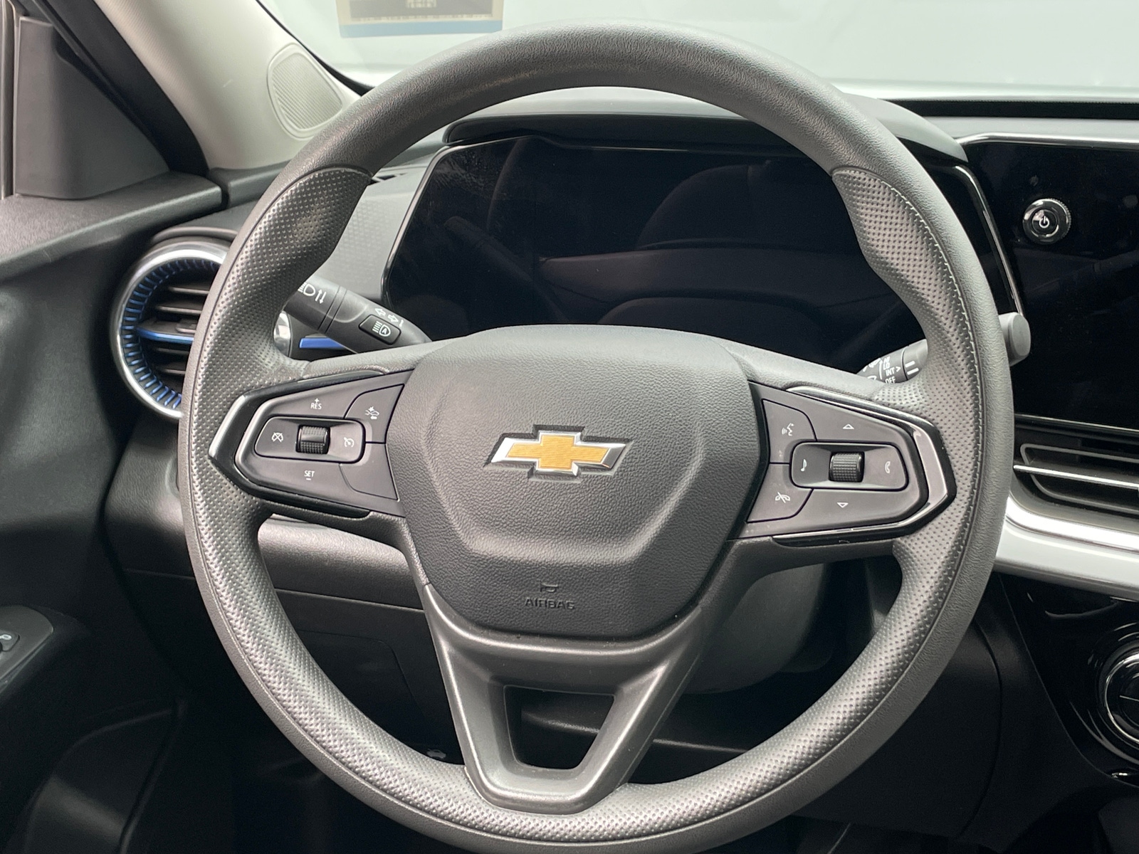 Thumbnail: 2025 Chevrolet Trax - 4