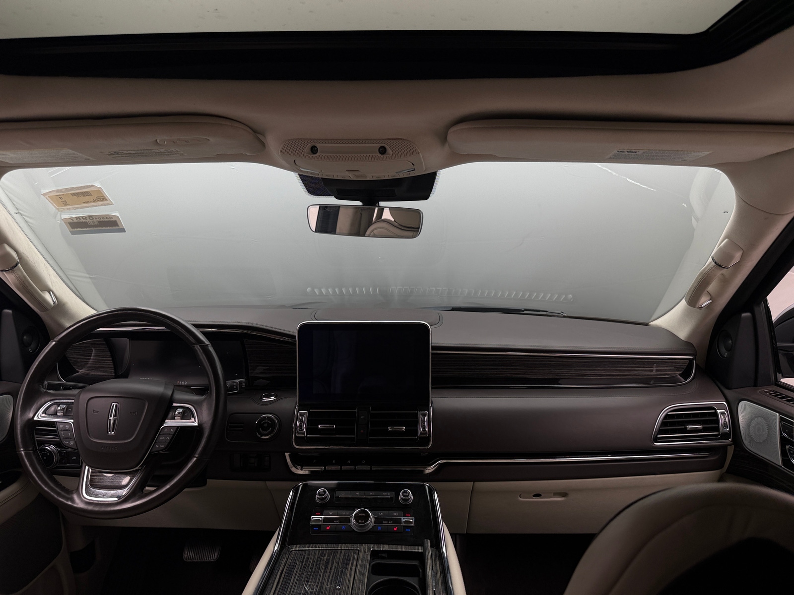 Thumbnail: 2020 Lincoln Navigator L - 2