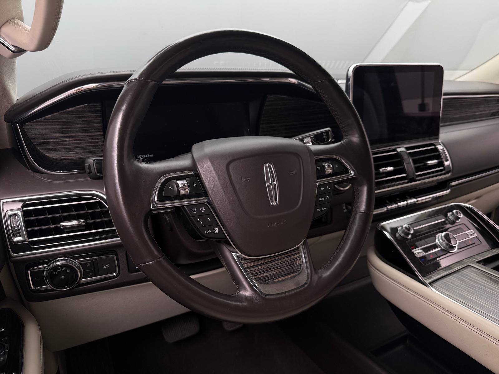 Thumbnail: 2020 Lincoln Navigator L - 4