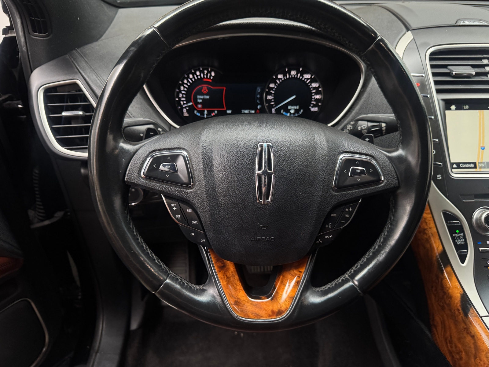 Thumbnail: 2017 Lincoln MKX - 4