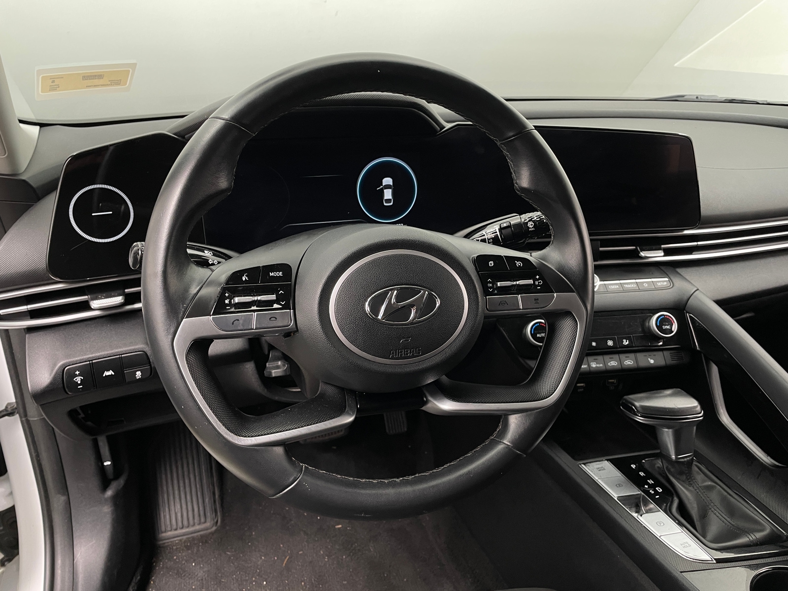 Thumbnail: 2023 Hyundai Elantra - 5