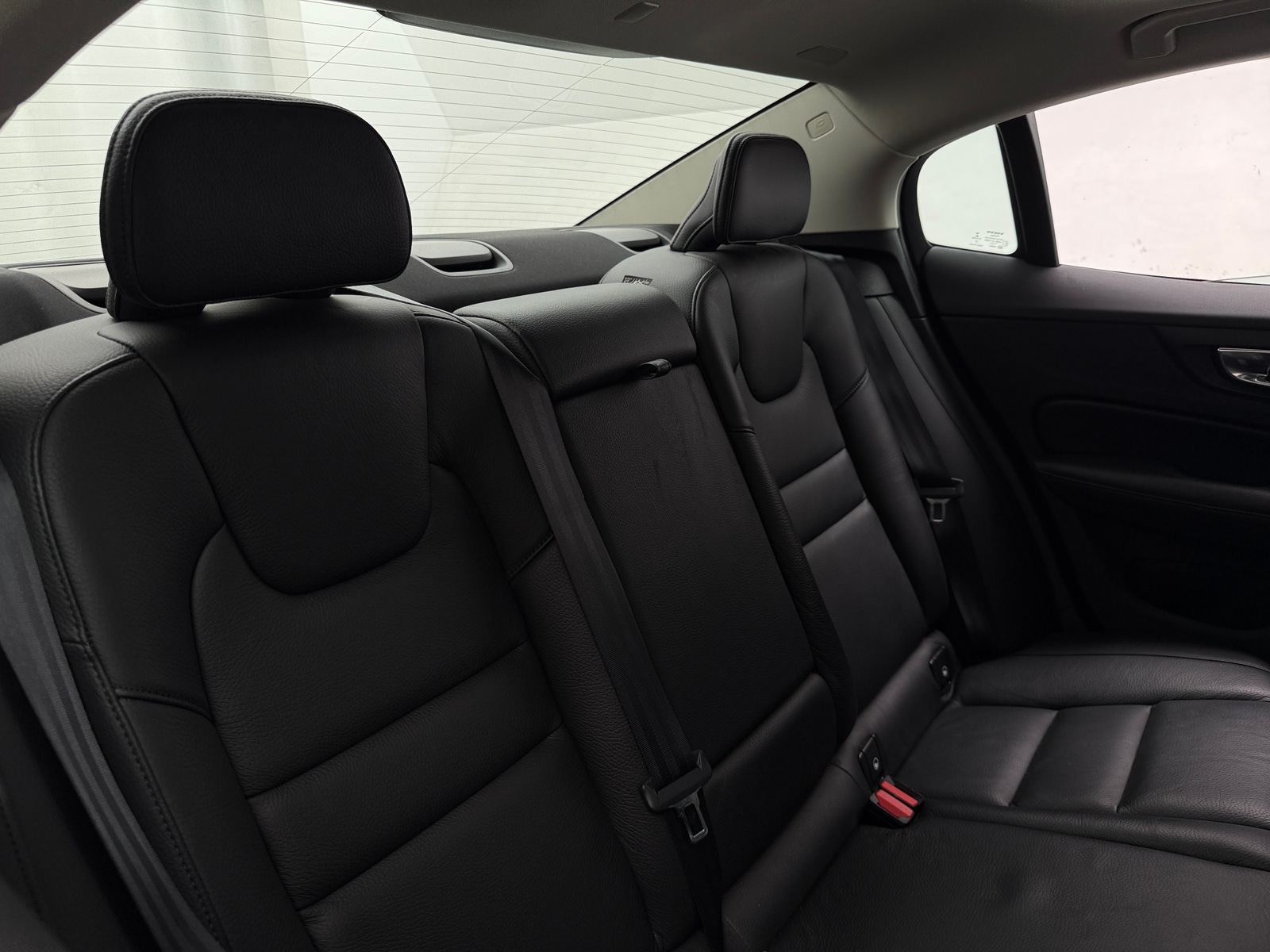 Thumbnail: 2022 Volvo S60 - 5