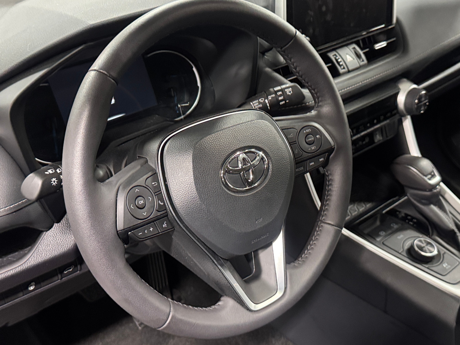 Thumbnail: 2025 Toyota RAV4 - 4