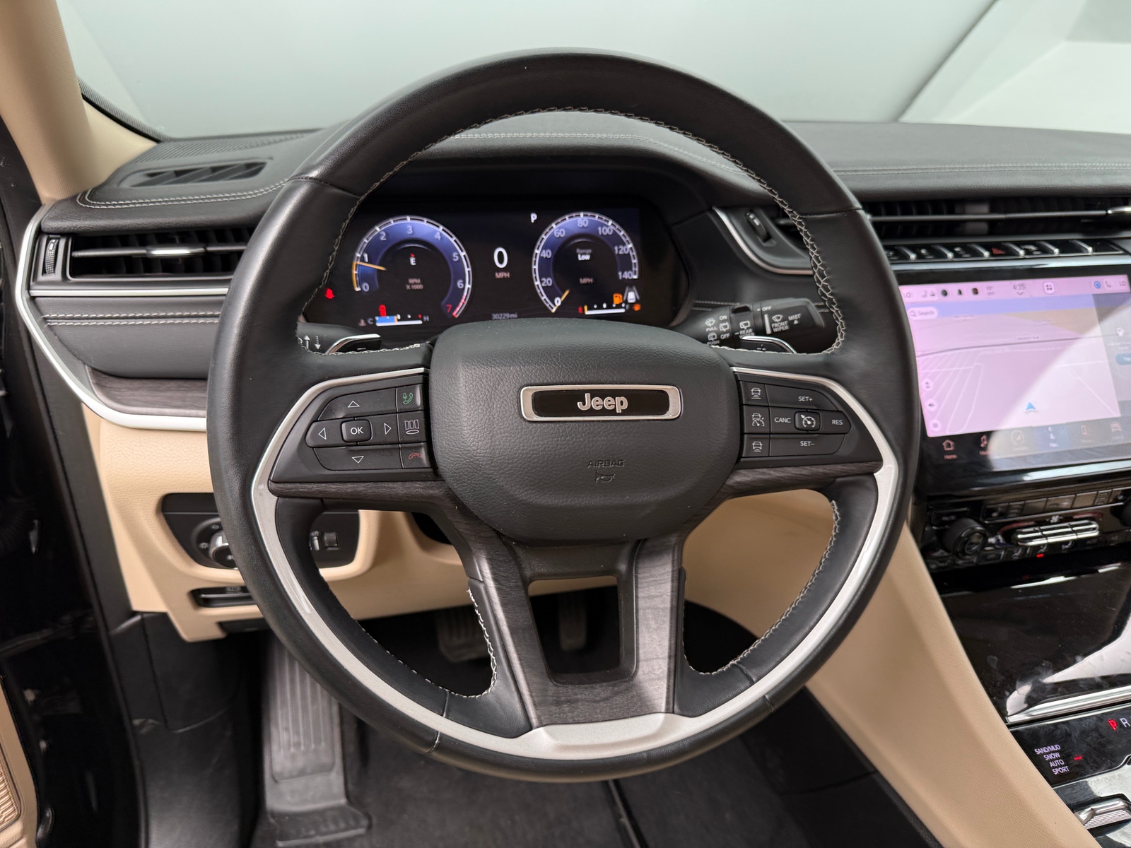 Thumbnail: 2022 Jeep Grand Cherokee L - 4