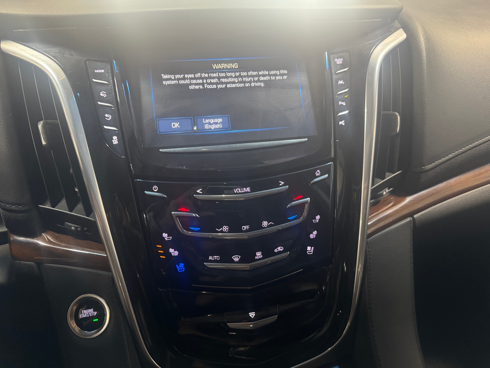 Thumbnail: 2020 Cadillac Escalade - 3