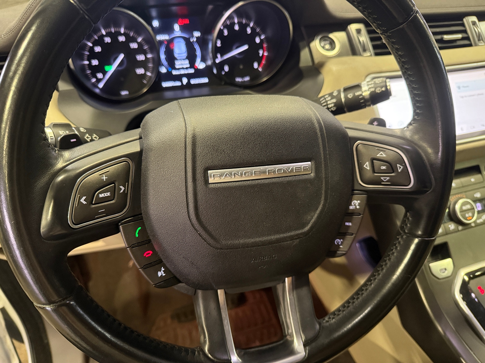 Thumbnail: 2018 Land Rover Range Rover Evoque - 4