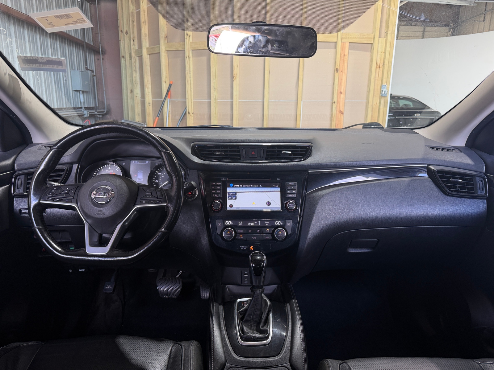 Thumbnail: 2017 Nissan Rogue Sport - 2