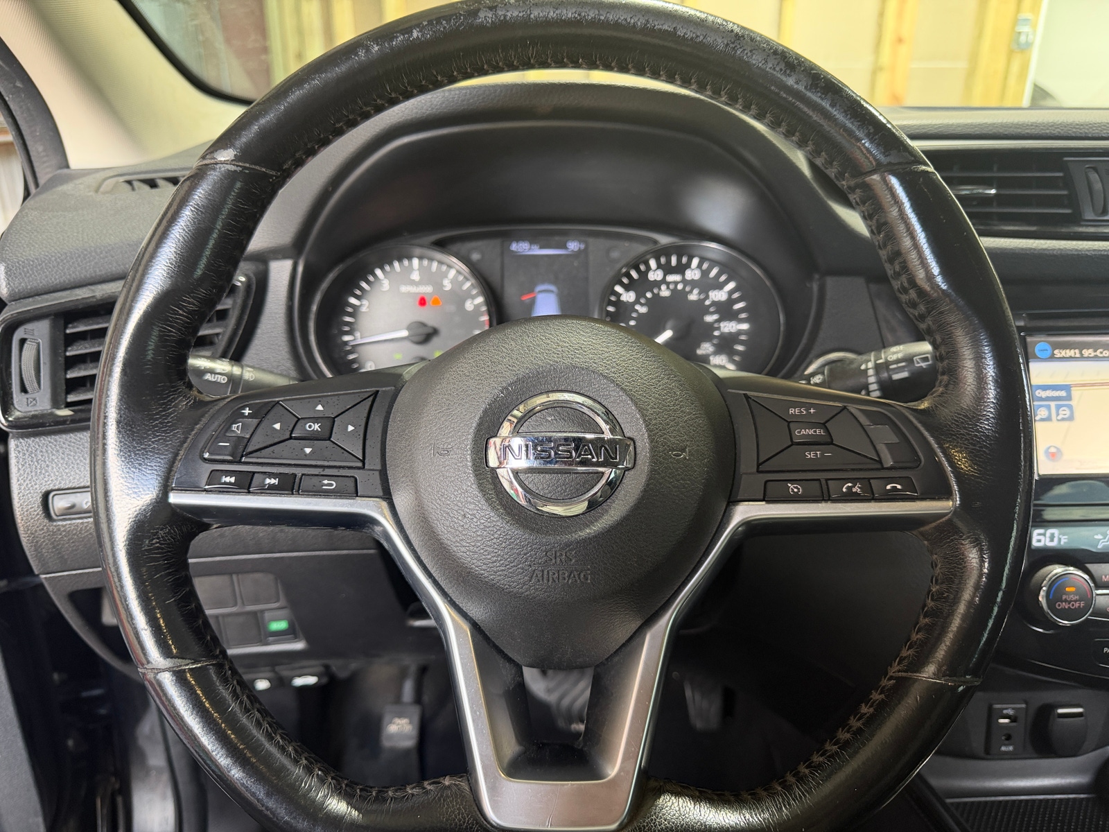 Thumbnail: 2017 Nissan Rogue Sport - 4