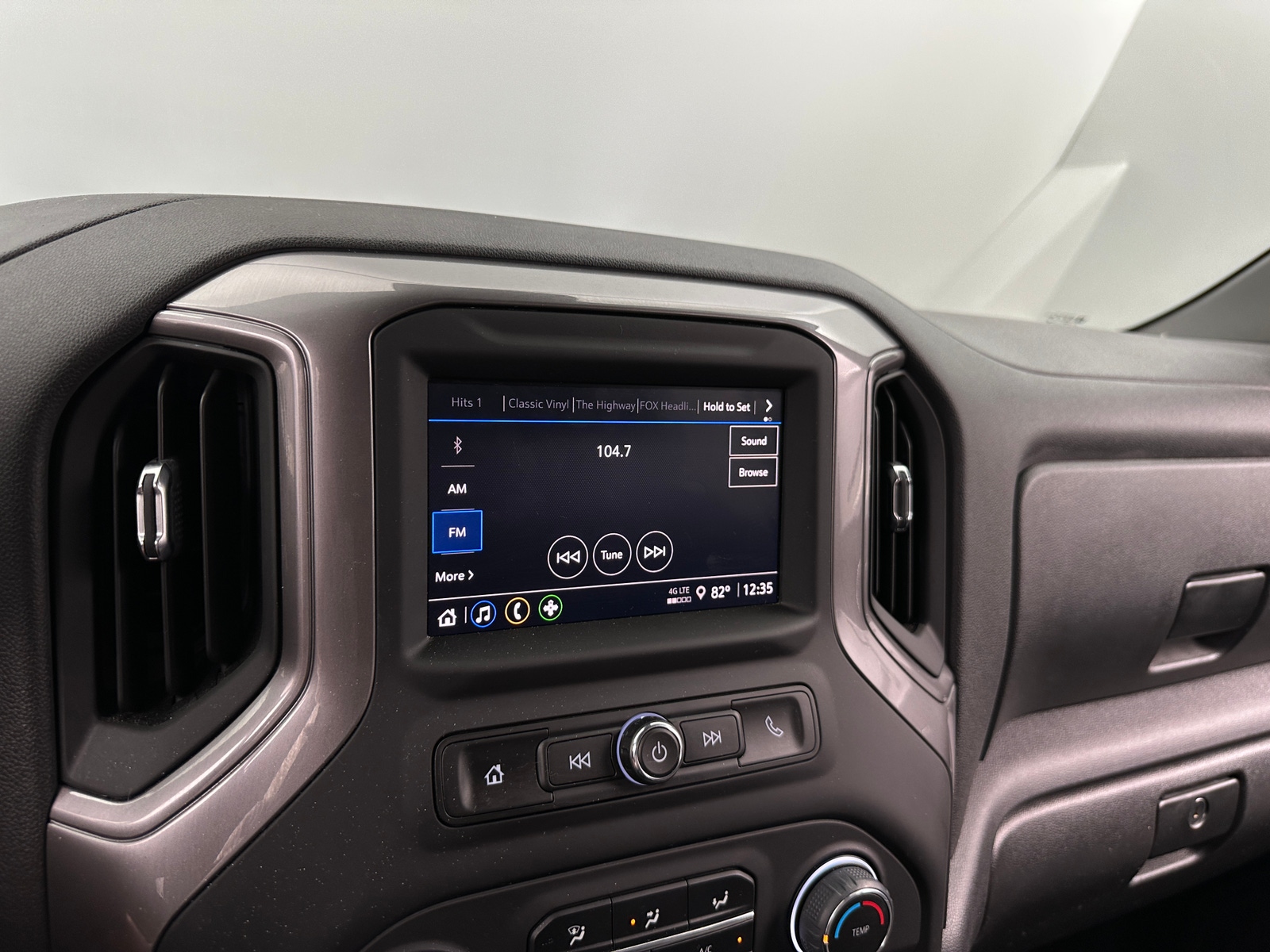 Thumbnail: 2022 Chevrolet Silverado 1500 - 4
